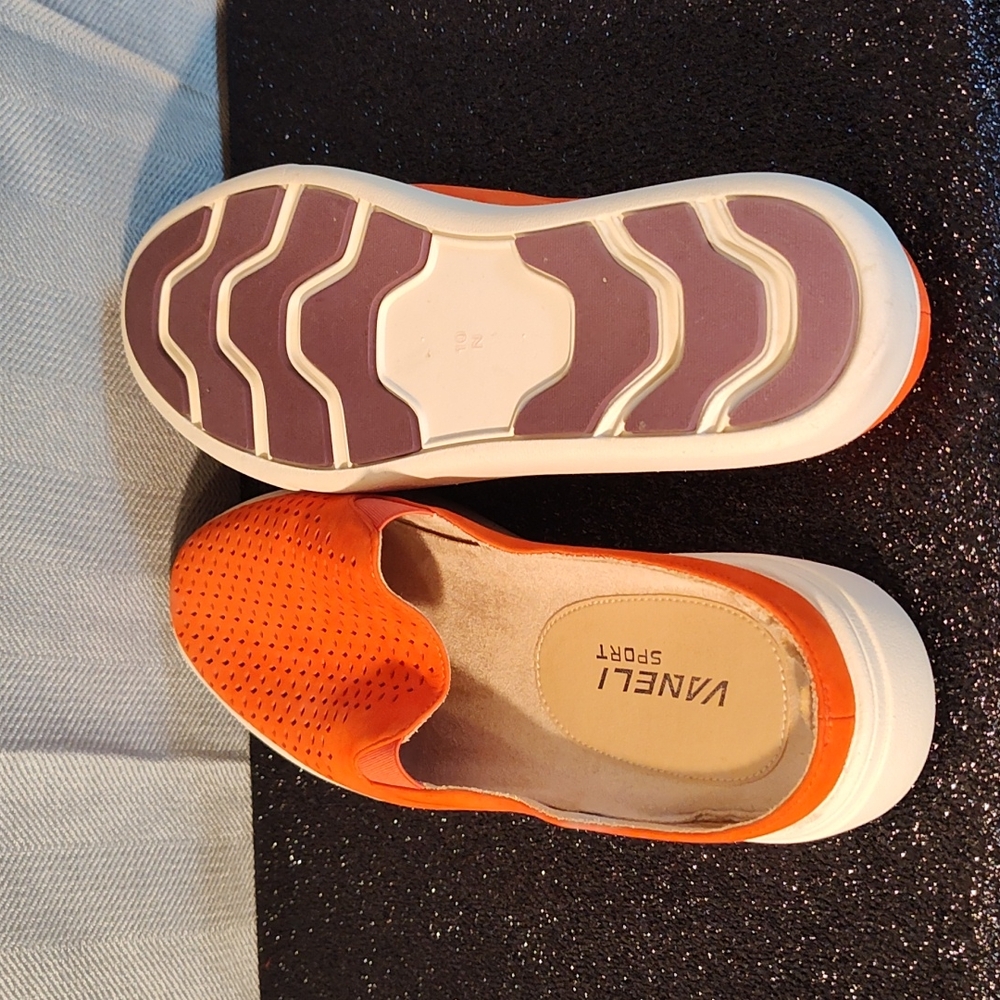 Van Eli Sport Mules - Picture 4 of 6